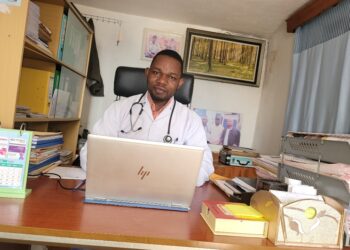 Bukavu :  Dr Anicet Mapendo, médecin directeur de l’hôpital Skyborn, appelle la population et les personnels soignants de la province au respect des mesures préventives contre le virus Ebola