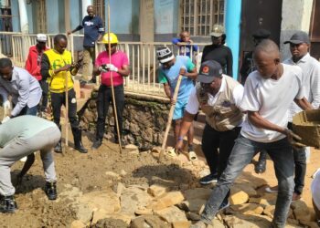 Bukavu : de l’avenue ISECOF au Monument de la Paix passant par l’hotel Poste jusqu’à Bagira, le maire Dr Nicolas Kyalangalilwa multiplie les actions de développement, d’assainissement, de sécurité et de prévention contre Ebola