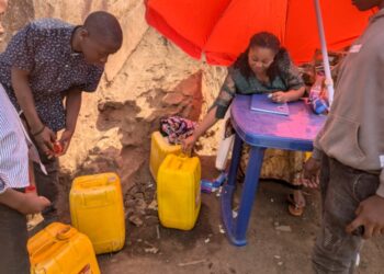 Bukavu : plusieurs organisations sanitaires répondent à l&rsquo;appel du maire et renforcent le traitement gratuit de l&rsquo;eau pour prévenir les maladies d&rsquo;origine hydrique