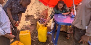 Bukavu : plusieurs organisations sanitaires répondent à l&rsquo;appel du maire et renforcent le traitement gratuit de l&rsquo;eau pour prévenir les maladies d&rsquo;origine hydrique