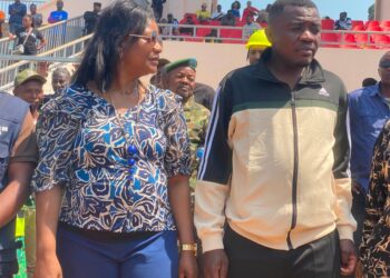 Ibanda : la Bourgmestre Prisca Mweze annonce un Salongo spécial ce samedi sur l’avenue Tanganyika pour assainir les collecteurs et mettre fin au déversement d’immondices