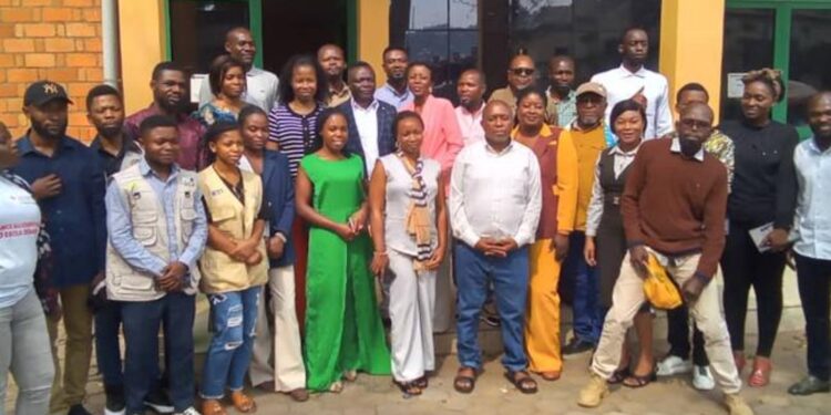 Sud-Kivu : la Coopération suisse, l&rsquo;UNPC et la DPS renforcent les capacités des journalistes pour une information fiable contre Ebola