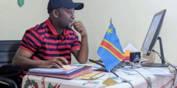 Bukavu : Destin Murhula Kasi sensibilise les parents de Nyalukemba à la prévention des incendies domestiques et à la protection des enfants face au feu, au gaz et aux appareils électriques