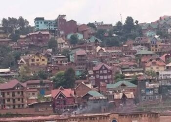 BUKAVU : malgré les mises en garde des autorités, deux églises aux abords de l’ISGEA à Ndendere persistent dans le tapage diurne et nocturne, les riverains exigent le respect de la tranquillité publique