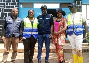 BUKAVU : PRISCA MWEZE BALEMBA, UNE FEMME FORTE ET UNIQUE EN SON GENRE, À LA DÉCOUVERTE DE SON ITINÉRANCE DE CE SAMEDI AVEC D’AUTRES BOURGMESTRES