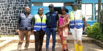 BUKAVU : PRISCA MWEZE BALEMBA, UNE FEMME FORTE ET UNIQUE EN SON GENRE, À LA DÉCOUVERTE DE SON ITINÉRANCE DE CE SAMEDI AVEC D’AUTRES BOURGMESTRES
