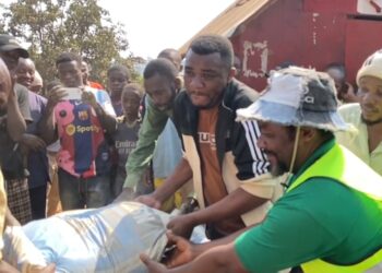 IBANDA : salongo, travaux communautaires, lutte contre les marchés pirates, inauguration d’un pont et interpellation des inciviques, le bourgmestre adjoint herita mbulanga très engagé sur le terrain