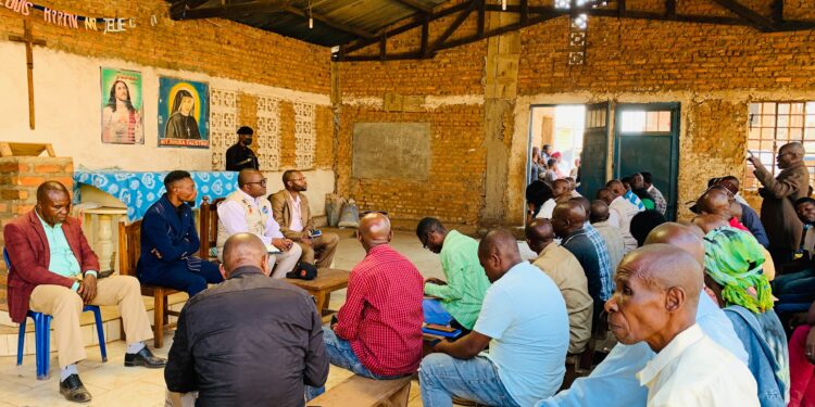 Bukavu : le maire échange avec les cadres de base d’Ibanda sur la circulation et les marchés pirates