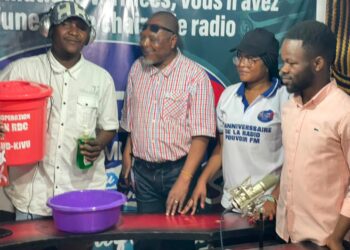 L’UNPC Sud-Kivu dote l’une des meilleures radios communautaires de l’Est de la RDC, Pouvoir FM, de dispositifs de prévention contre Ebola