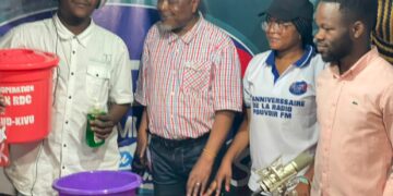 L’UNPC Sud-Kivu dote l’une des meilleures radios communautaires de l’Est de la RDC, Pouvoir FM, de dispositifs de prévention contre Ebola