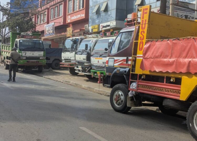 Bukavu : plusieurs camions-bennes mobilisés pour évacuer les immondices et renforcer l’assainissement de la ville