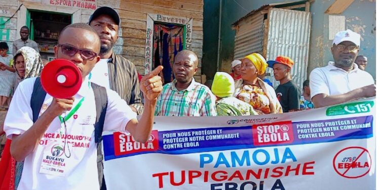 Bagira : le consortium HALT-EBOLA renforce la sensibilisation des vendeurs et acheteurs du marché de la Brasserie contre Ebola