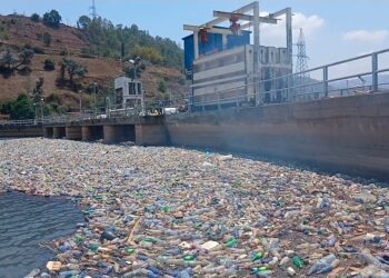 Sud-Kivu : déchets déversés dans les caniveaux, raccordements frauduleux et vols de câbles, des actes d’incivisme à abandonner pour accompagner les efforts considérables de la SNEL dans la fourniture de l’énergie électrique.