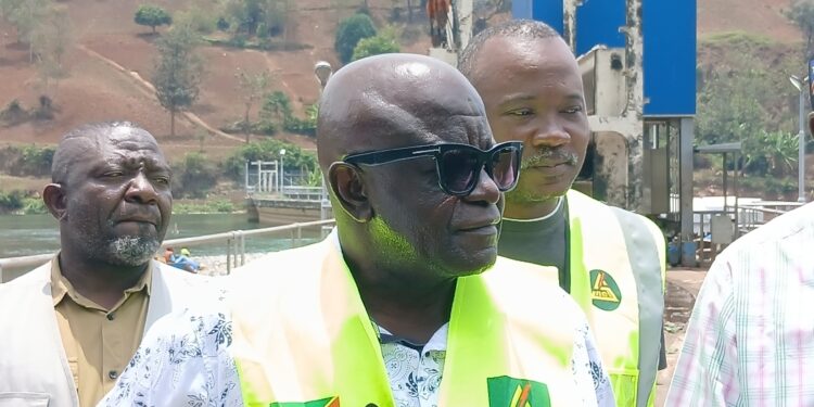 Sud-Kivu : Baisse du niveau du lac Kivu, changement climatique et déchets à Ruzizi I : les efforts de la SNEL Sud-Kivu salués par les journalistes après une descente de terrain