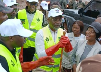 Sud-Kivu : Patrick Busu Bwangwi Nshombo présente la vision du FRN à Beach Muhanzi, aux côtés de son homologue du Nord-Kivu, Erasto Musanga