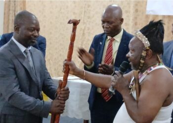 BUKAVU : à l’investiture de maître basola mulonda apollinaire, désormais président de lusu lega asbl, la coutume lega rappelle qu’un peuple uni est une force indivisible.