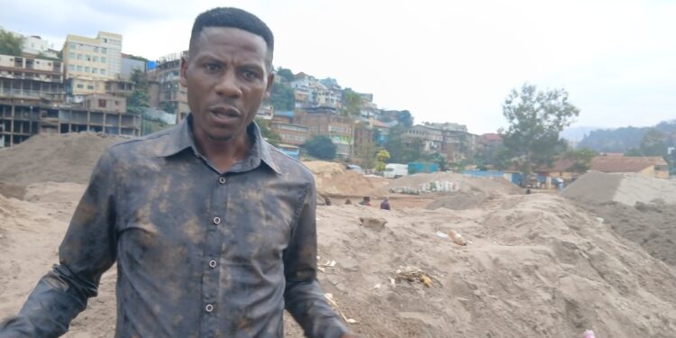 Bukavu : l’ATFMC, par la voix de son president Olivier Mayanga annonce une suspension temporaire de ses activités pendant un mois et invite la population à profiter d’un stock de sable de qualité à prix avantageux